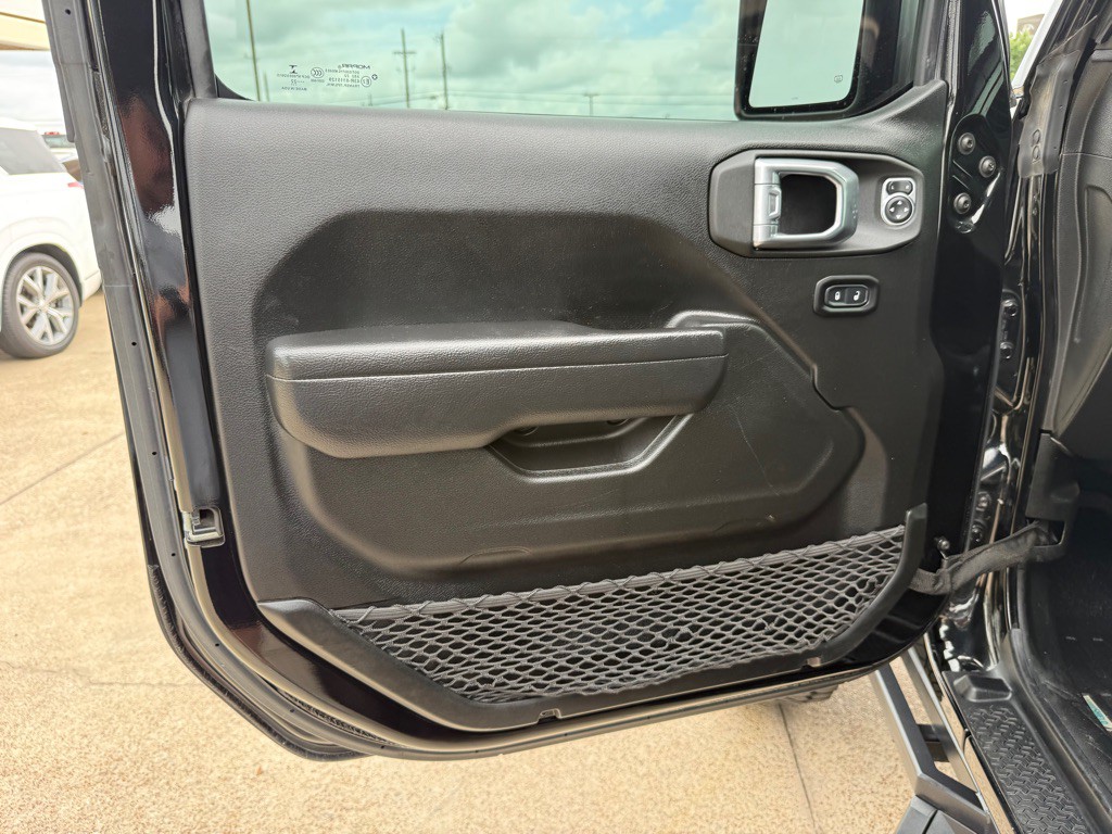 2022 Jeep Wrangler Image 17