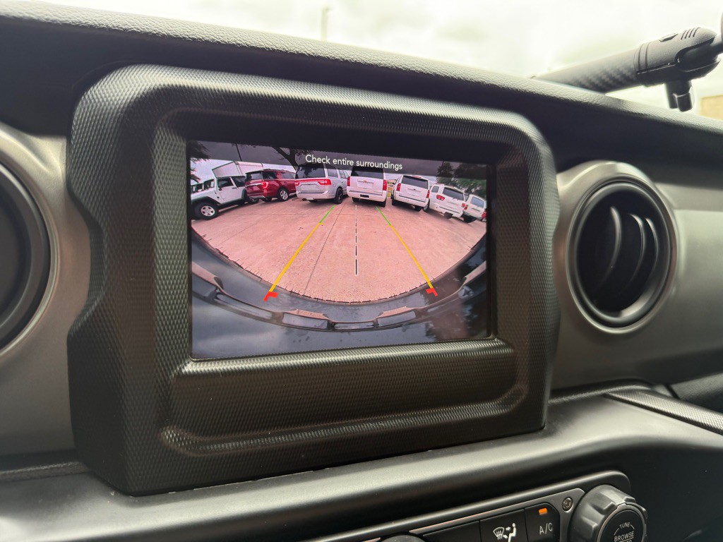 2022 Jeep Wrangler Image 33