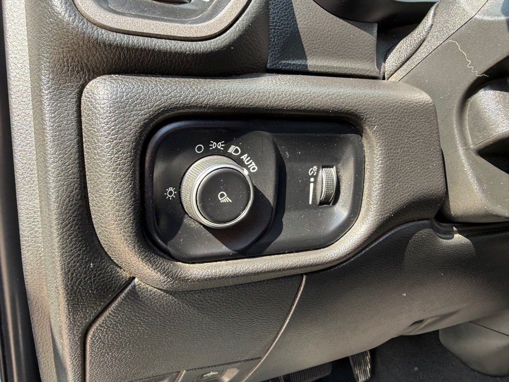 2022 RAM 3500 Image 22