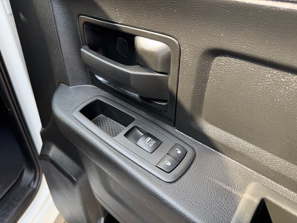 2022 RAM 3500 Image 28