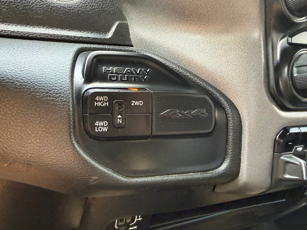 2022 RAM 3500 Image 32