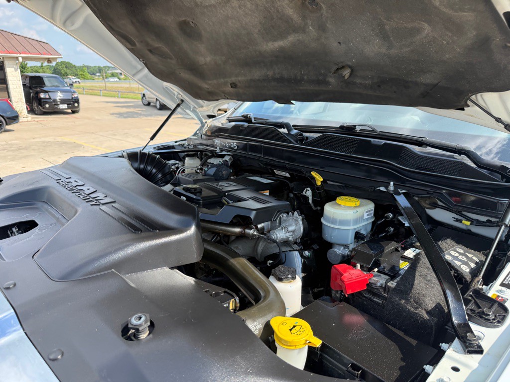 2022 RAM 3500 Image 38