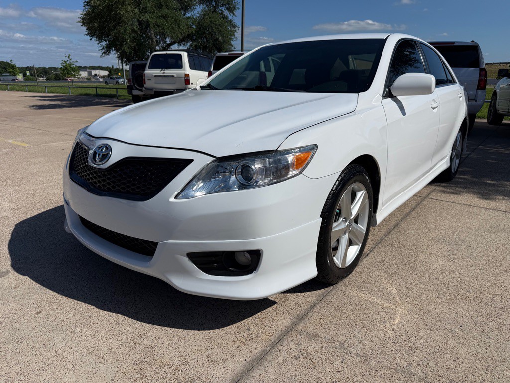 2011 Toyota Camry Image 3