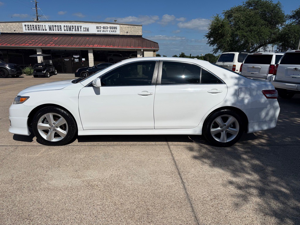 2011 Toyota Camry Image 4