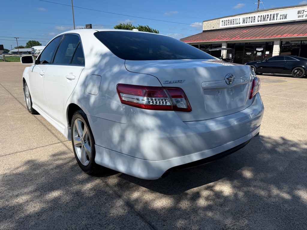 2011 Toyota Camry Image 5