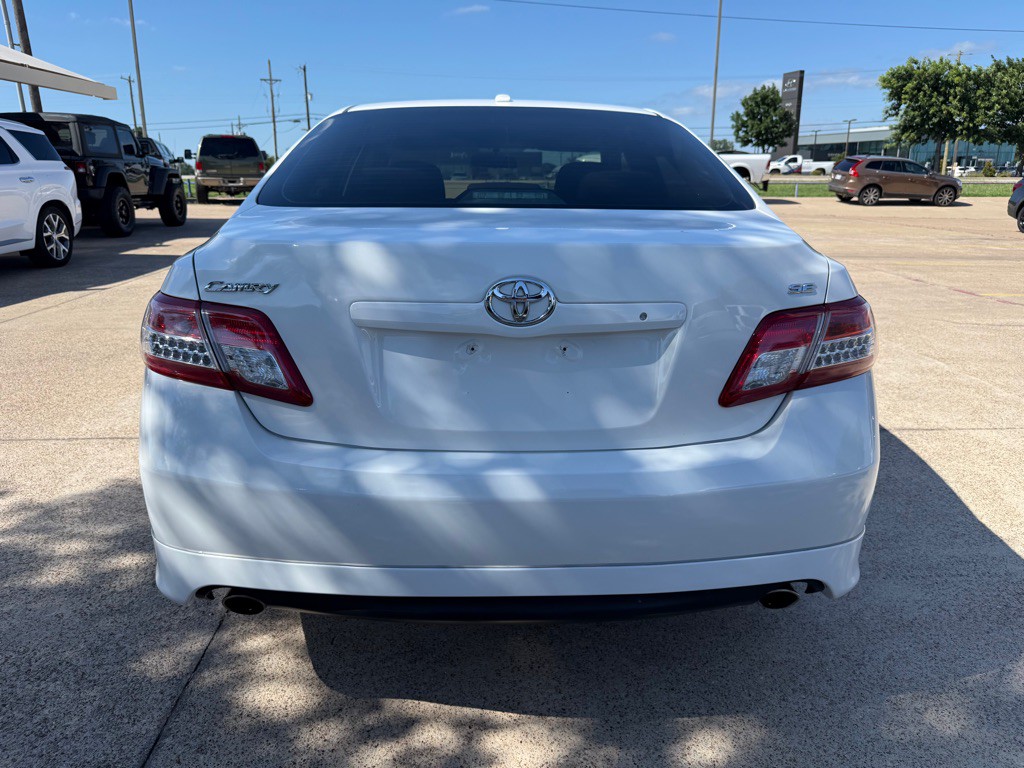 2011 Toyota Camry Image 6