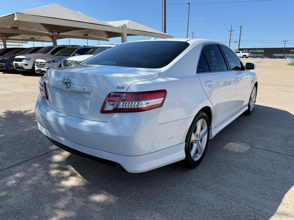 2011 Toyota Camry Image 7