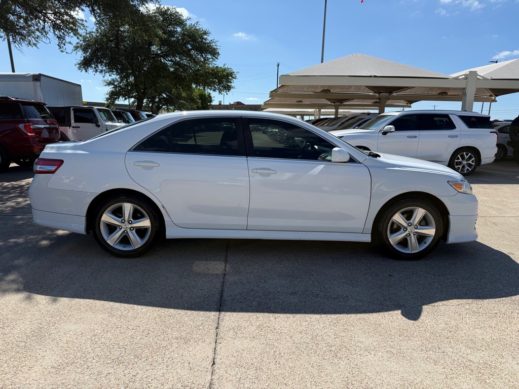 2011 Toyota Camry Image 8