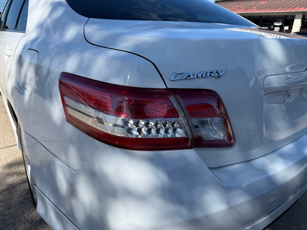2011 Toyota Camry Image 11