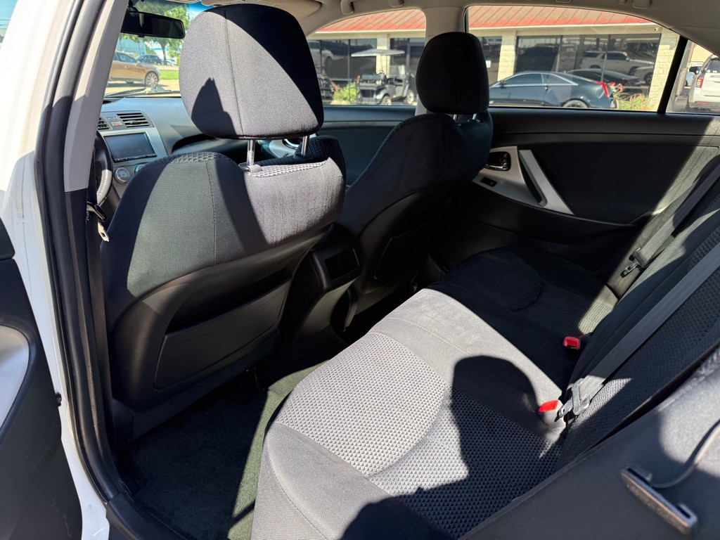 2011 Toyota Camry Image 14