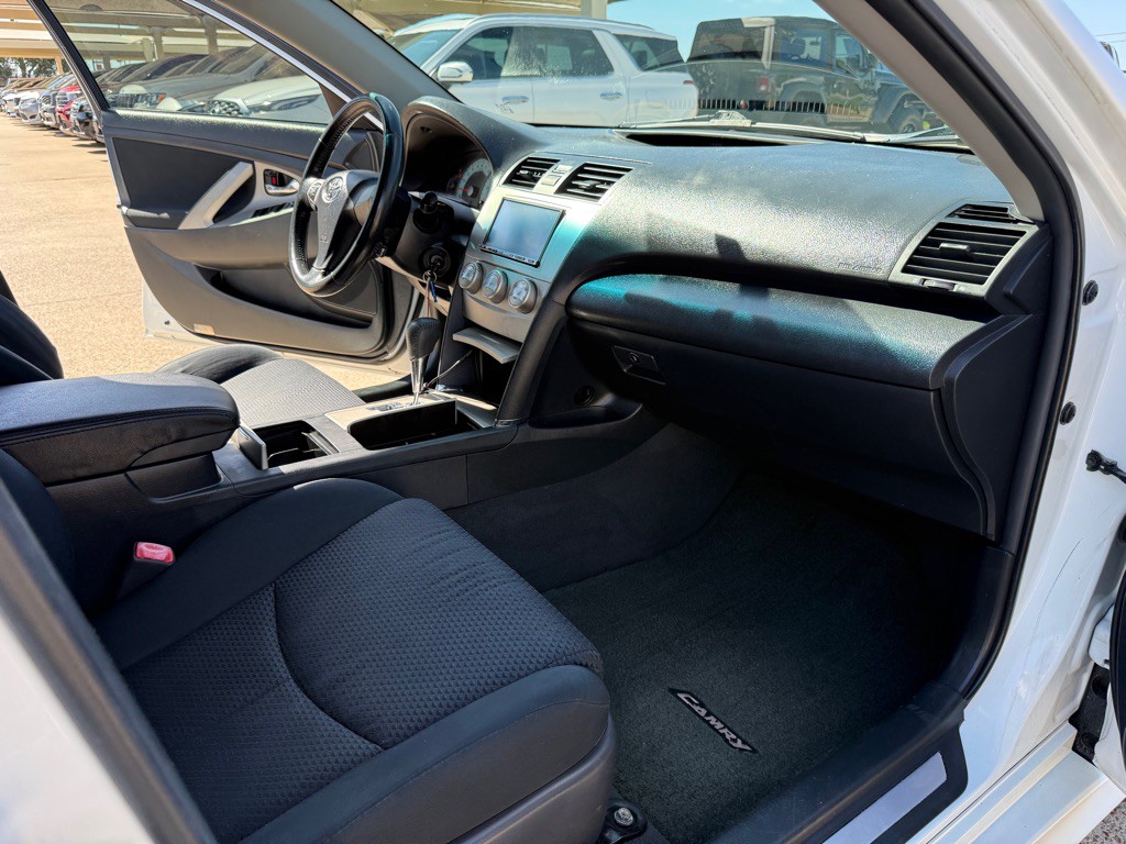 2011 Toyota Camry Image 15