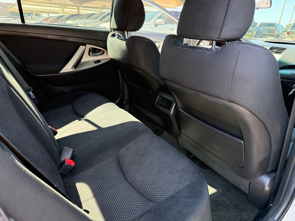 2011 Toyota Camry Image 16
