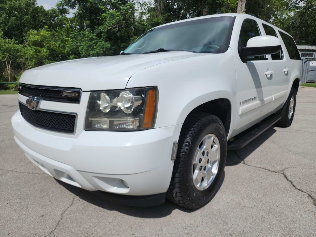 2008 Chevrolet Suburban Image 3
