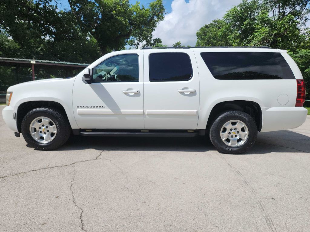 2008 Chevrolet Suburban Image 4