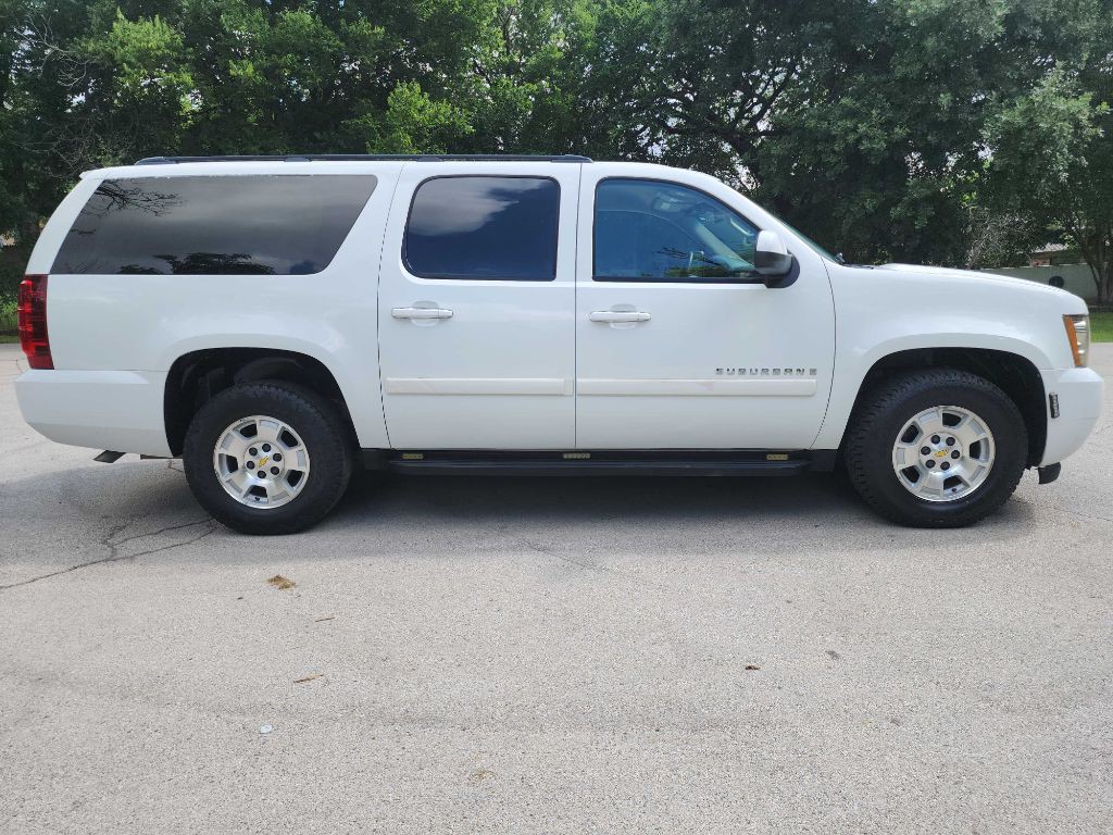 2008 Chevrolet Suburban Image 8