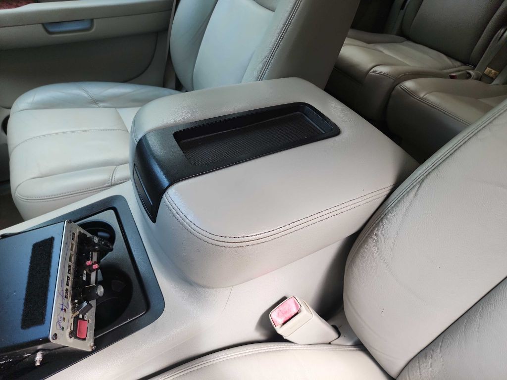 2008 Chevrolet Suburban Image 18
