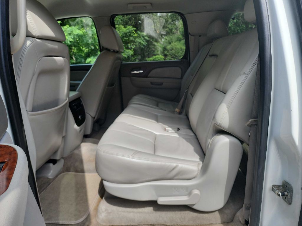 2008 Chevrolet Suburban Image 20