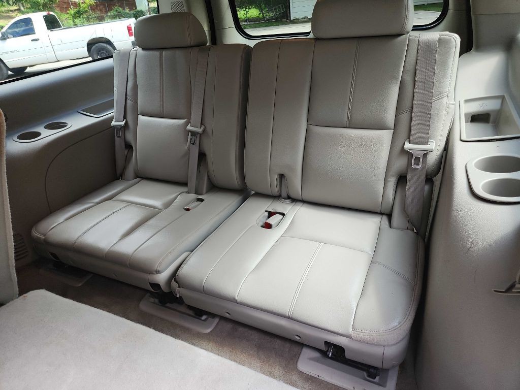 2008 Chevrolet Suburban Image 21