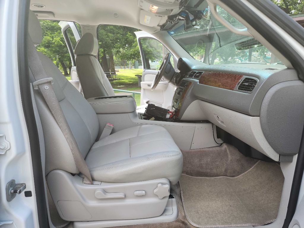 2008 Chevrolet Suburban Image 27
