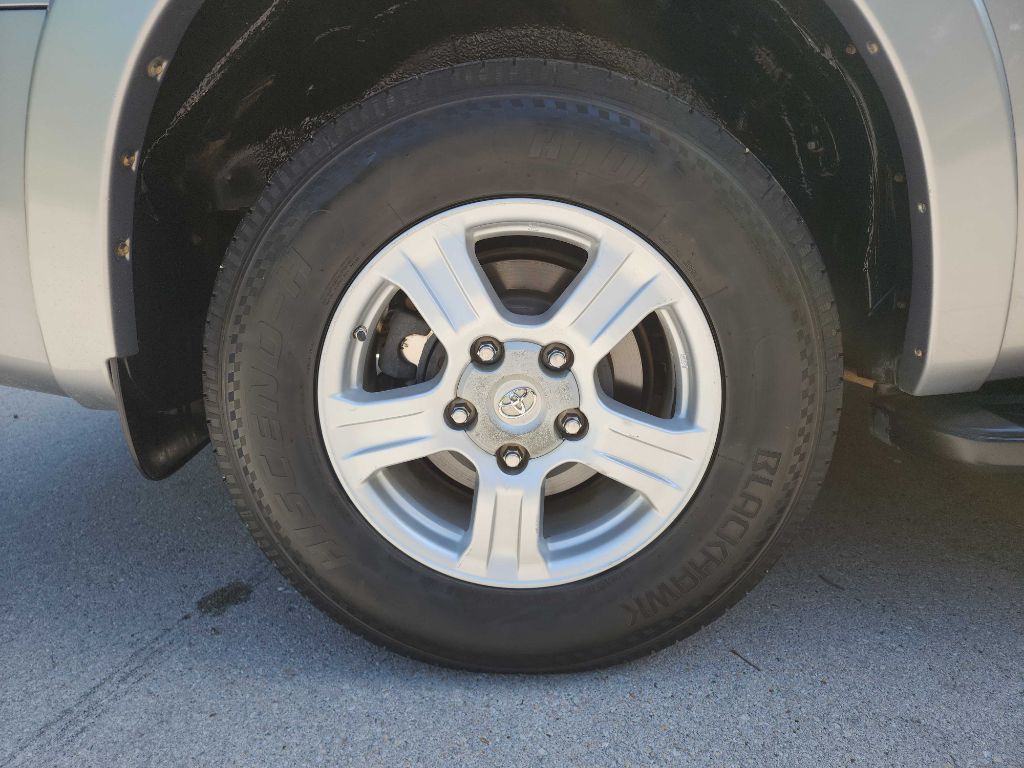 2012 Toyota Sequoia Image 12