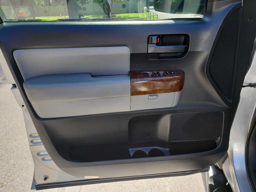 2012 Toyota Sequoia Image 15