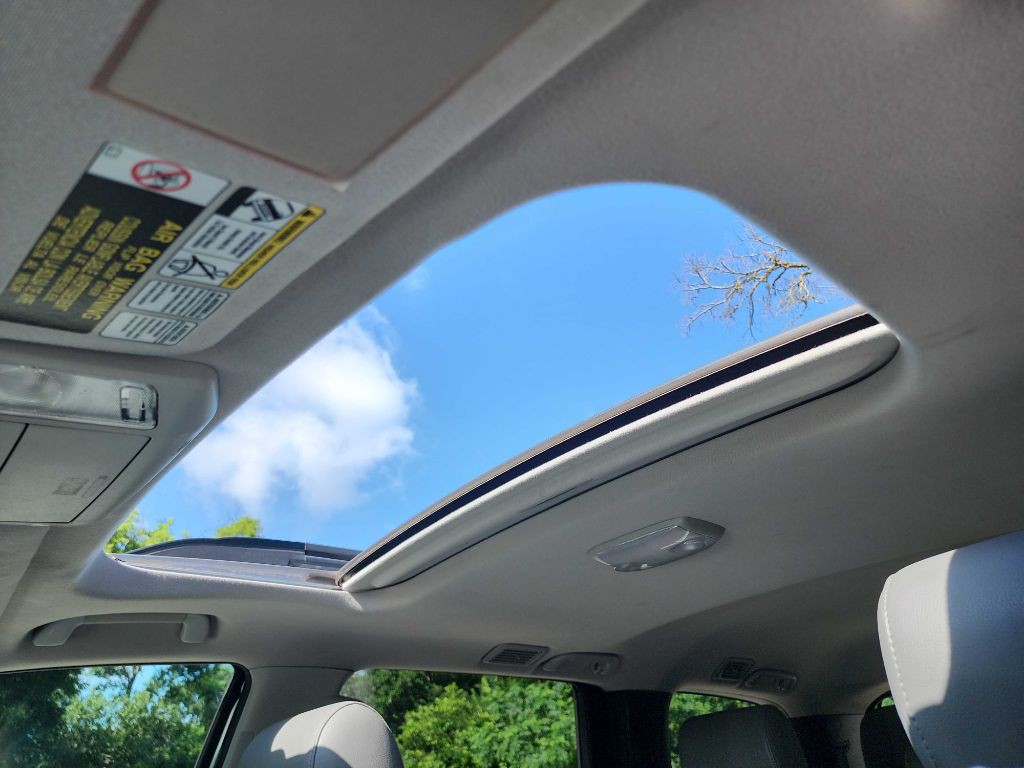 2012 Toyota Sequoia Image 21
