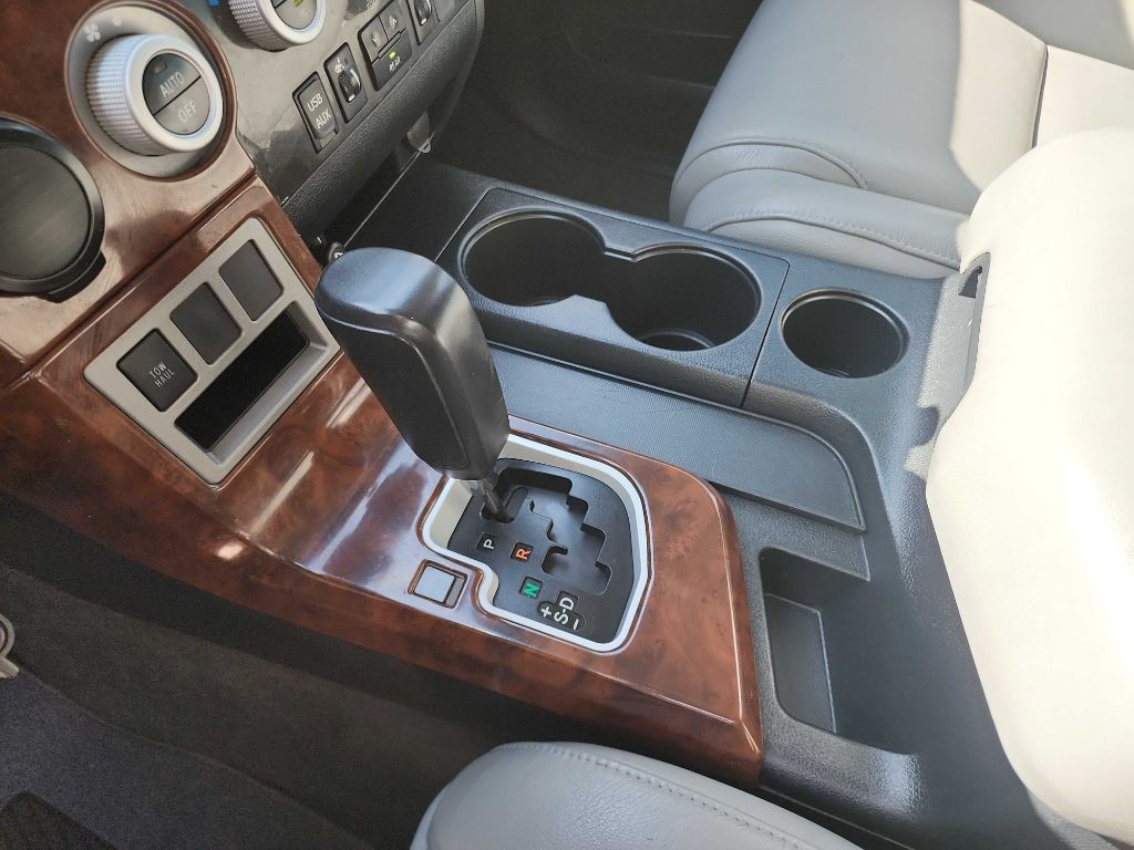 2012 Toyota Sequoia Image 29