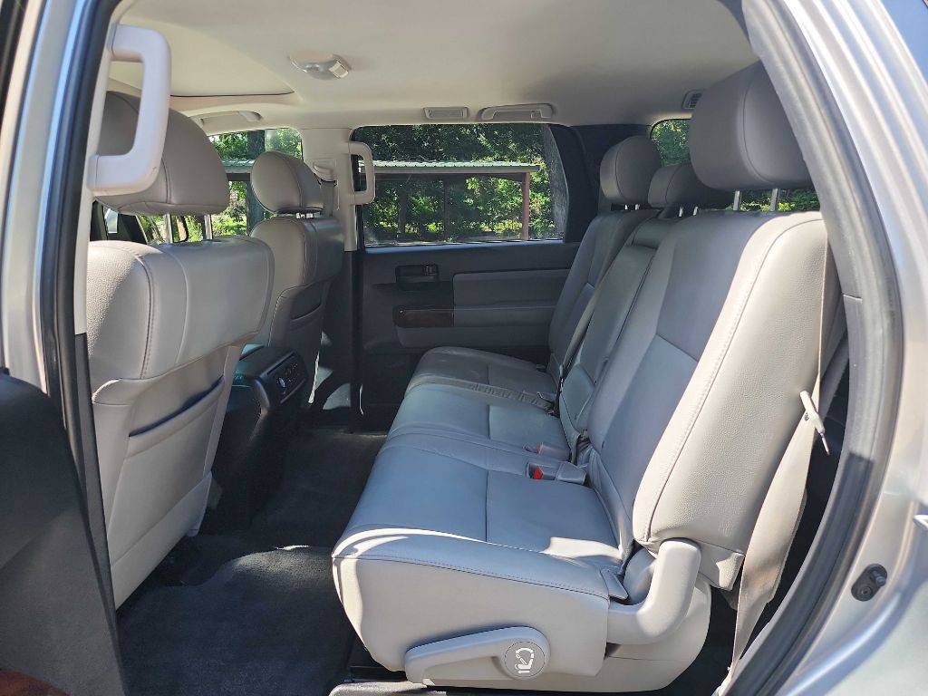 2012 Toyota Sequoia Image 30