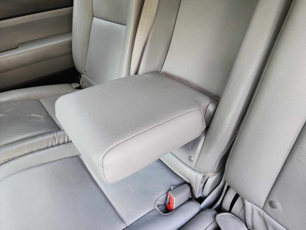 2012 Toyota Sequoia Image 32
