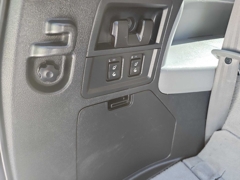 2012 Toyota Sequoia Image 36