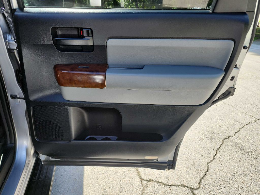 2012 Toyota Sequoia Image 37