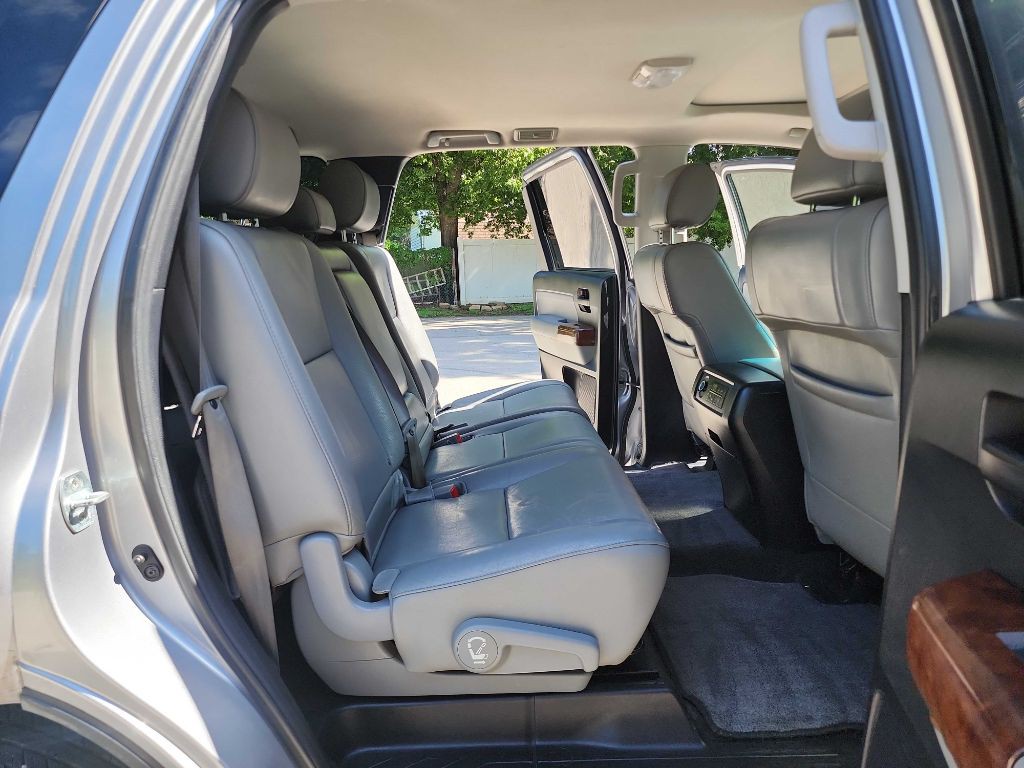 2012 Toyota Sequoia Image 38