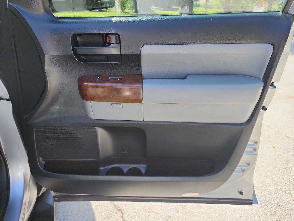 2012 Toyota Sequoia Image 41