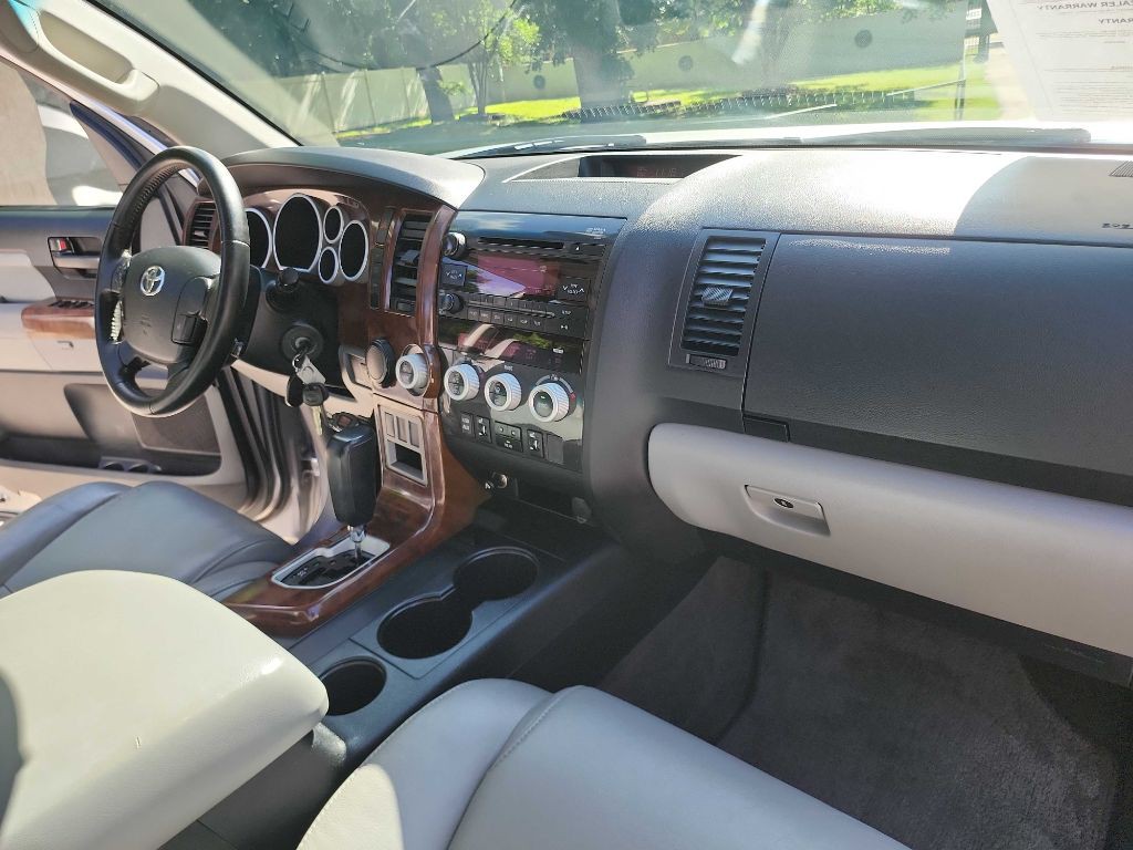 2012 Toyota Sequoia Image 42