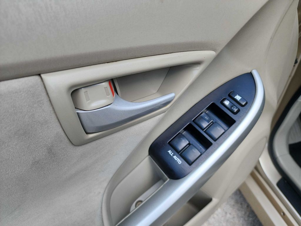 2010 Toyota Prius Image 11