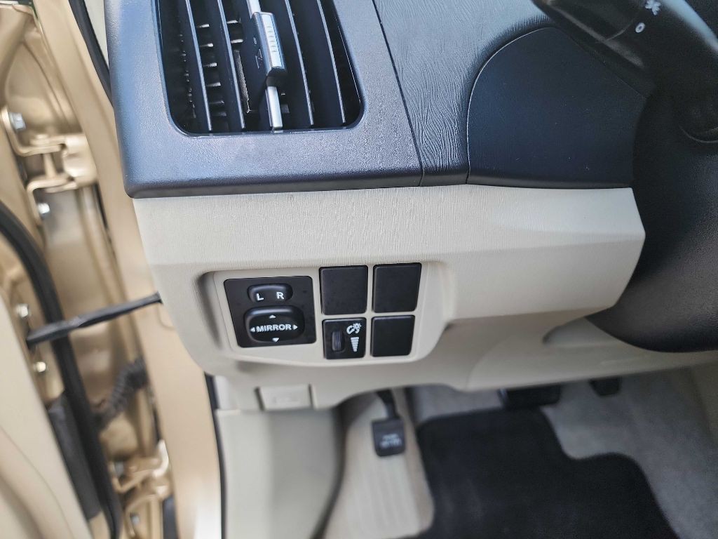 2010 Toyota Prius Image 15