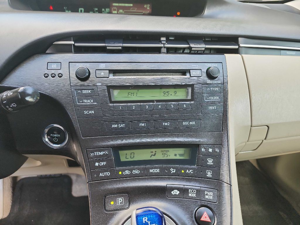 2010 Toyota Prius Image 17
