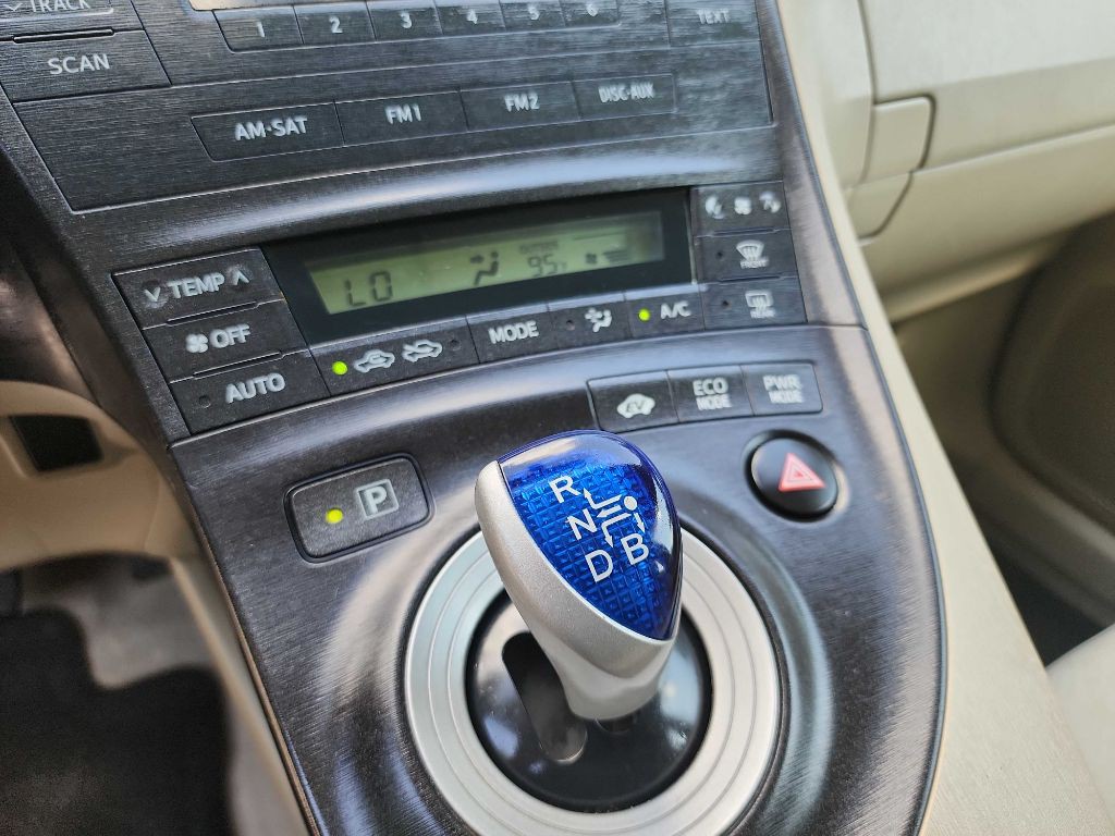 2010 Toyota Prius Image 21