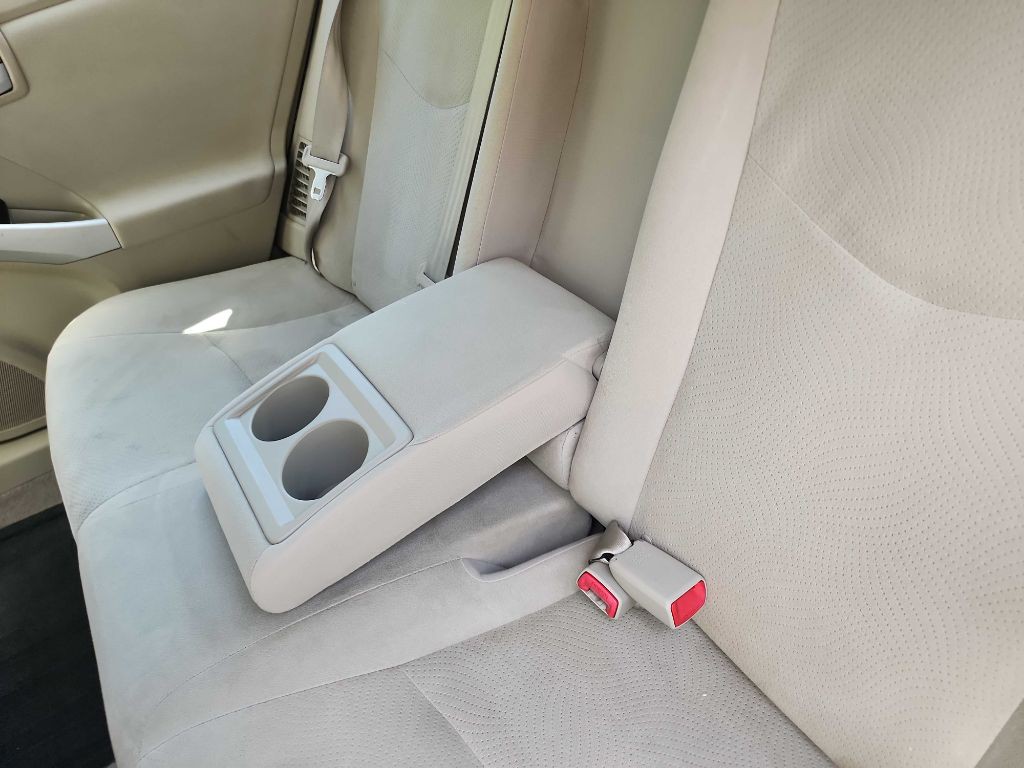 2010 Toyota Prius Image 24