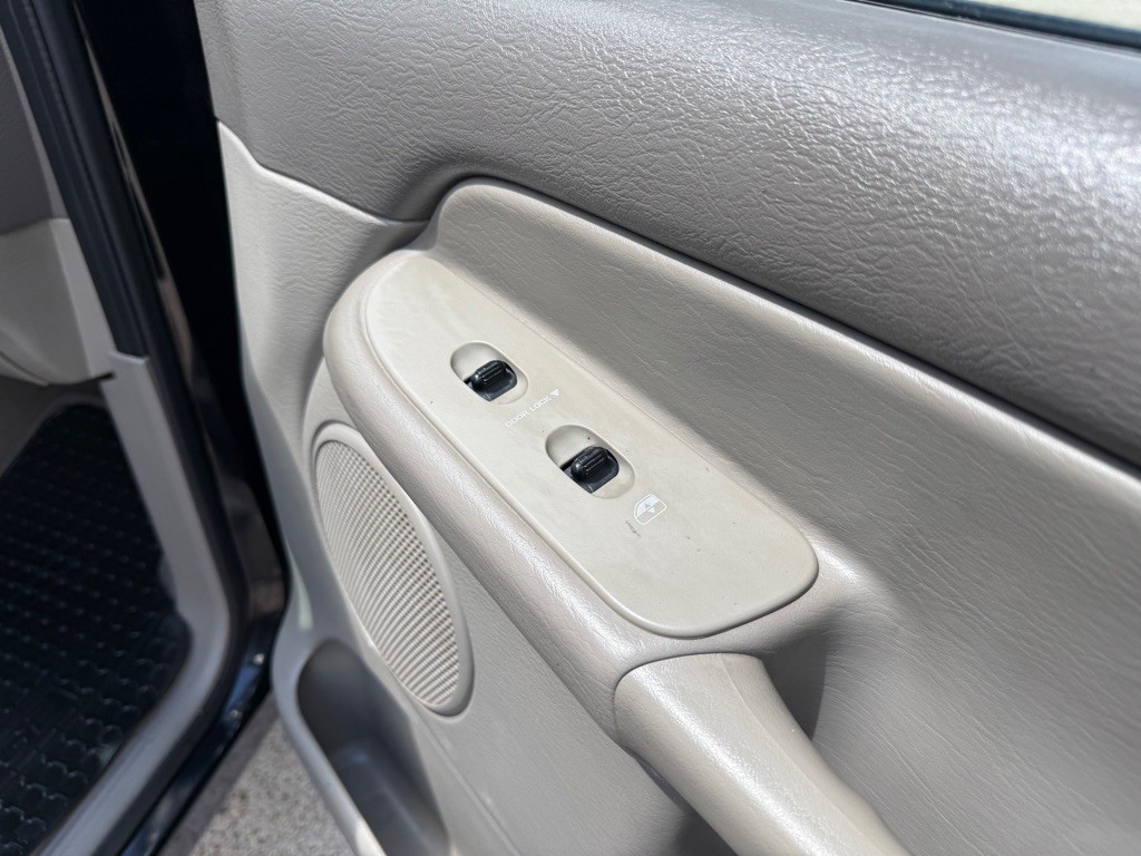 2005 Dodge Ram 2500 Image 24