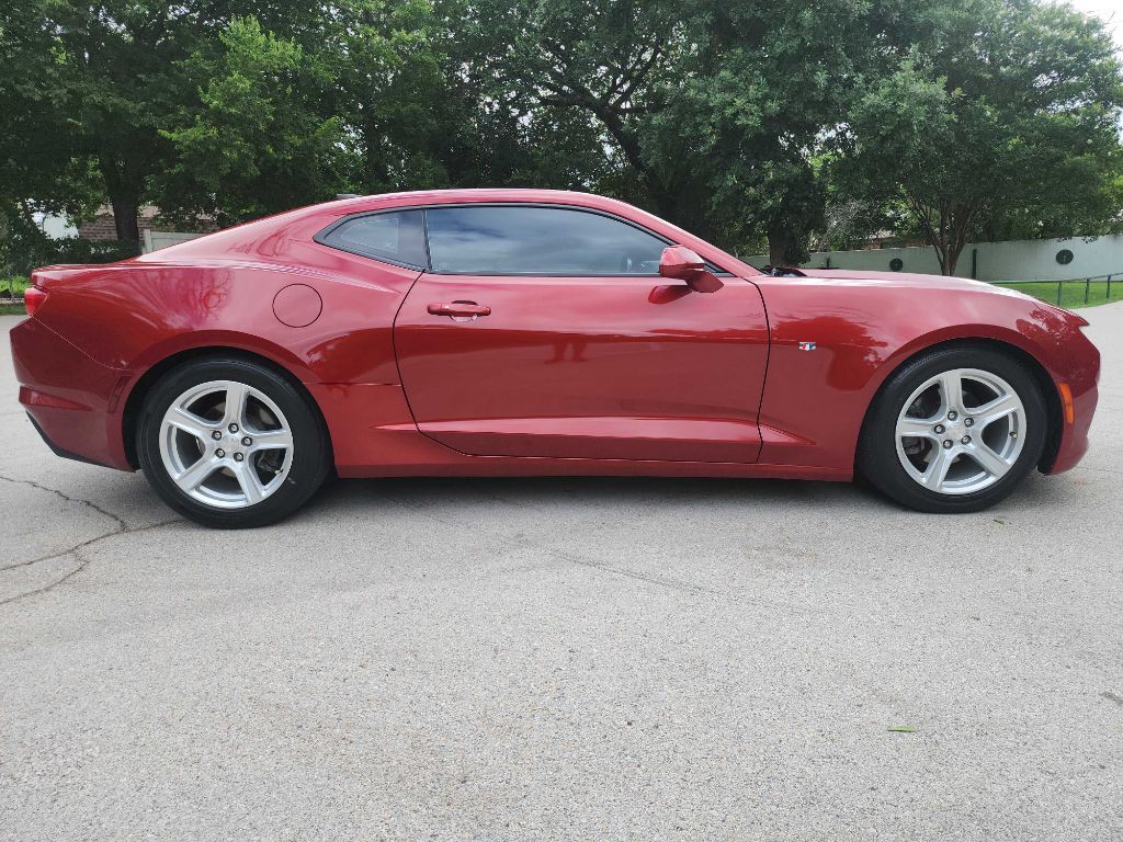 2019 Chevrolet Camaro Image 9