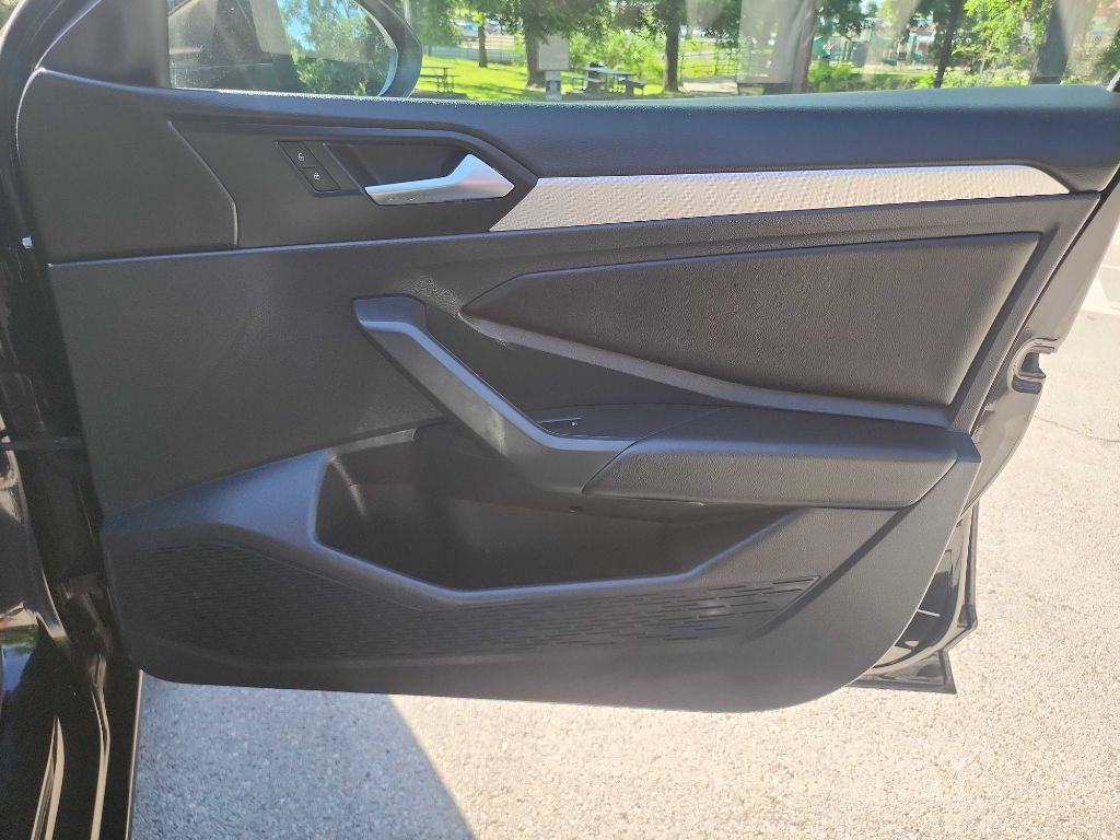 2019 Volkswagen Jetta Image 24
