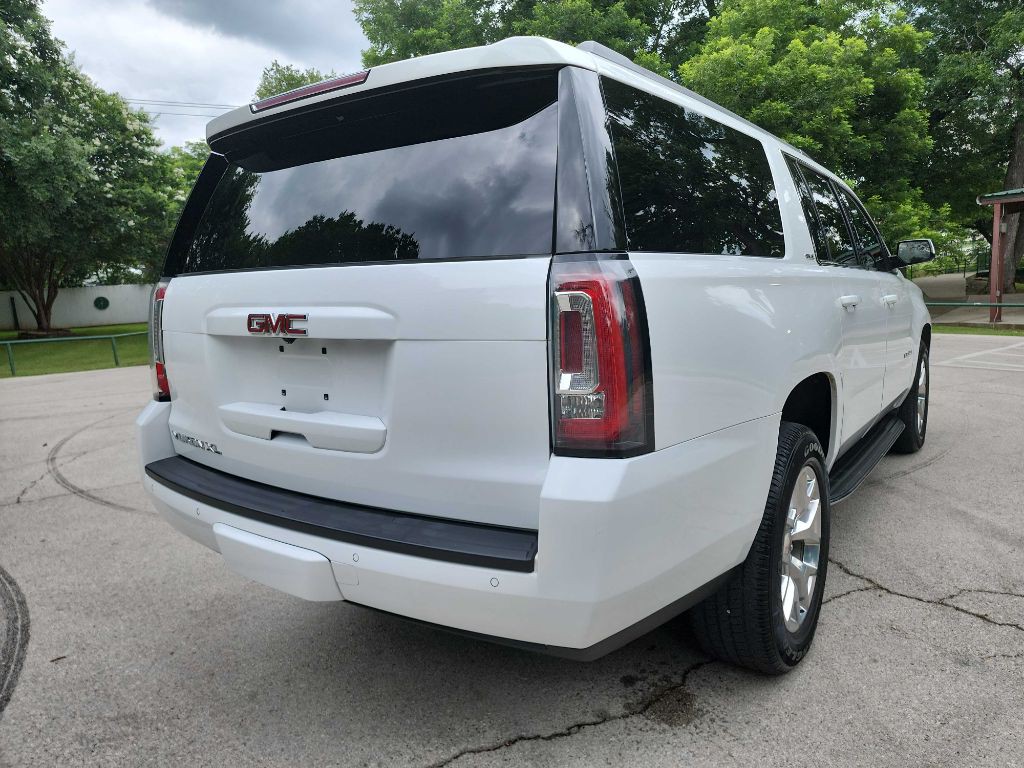 2020 GMC Yukon Image 9