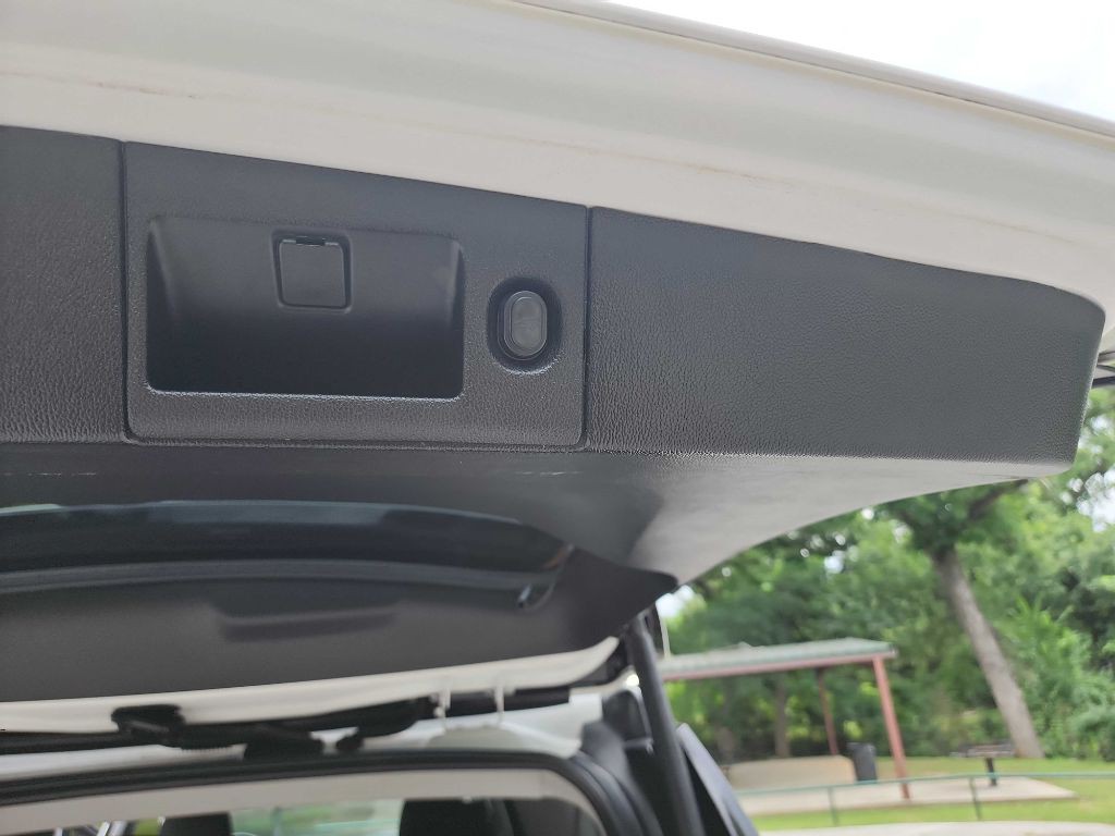 2020 GMC Yukon Image 40
