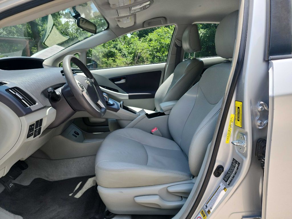2010 Toyota Prius Image 16