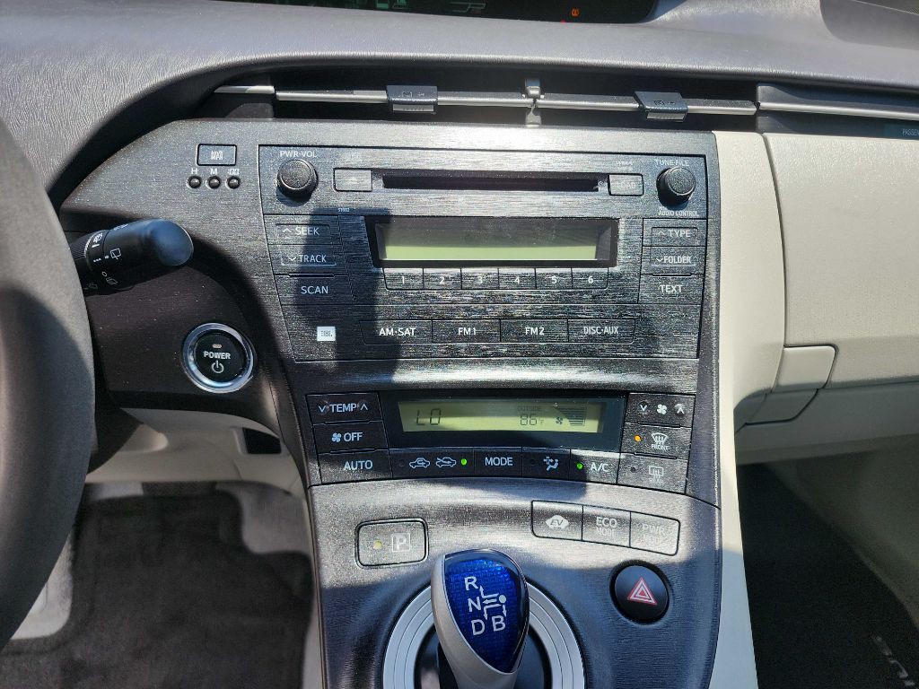 2010 Toyota Prius Image 19