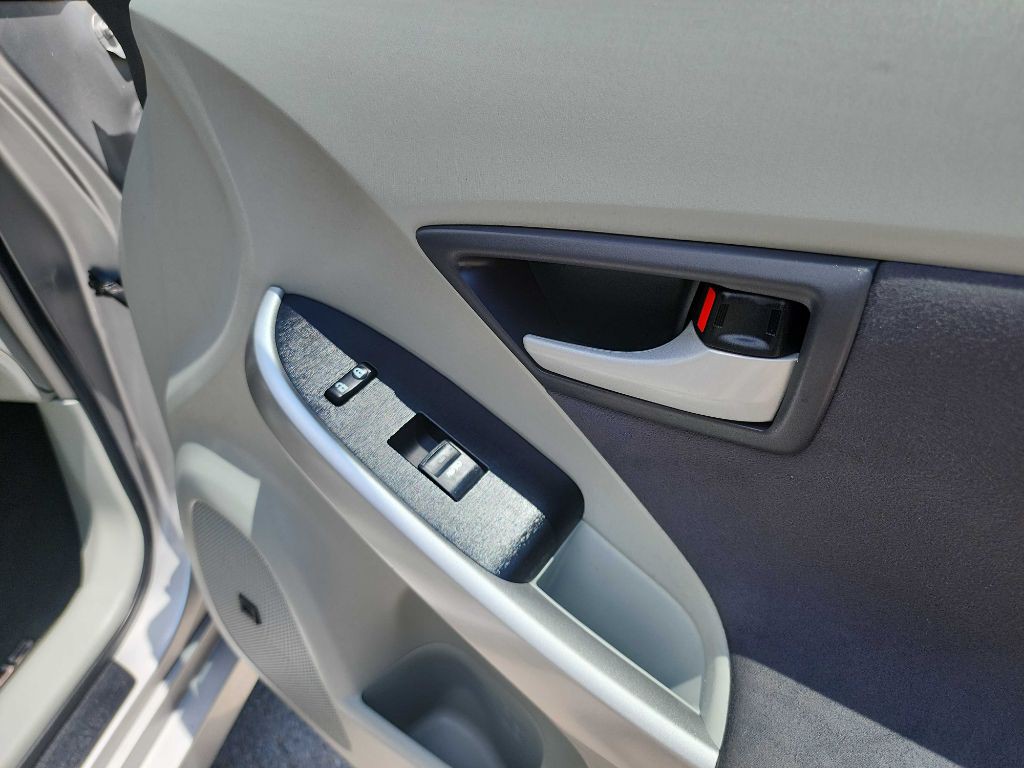 2010 Toyota Prius Image 29