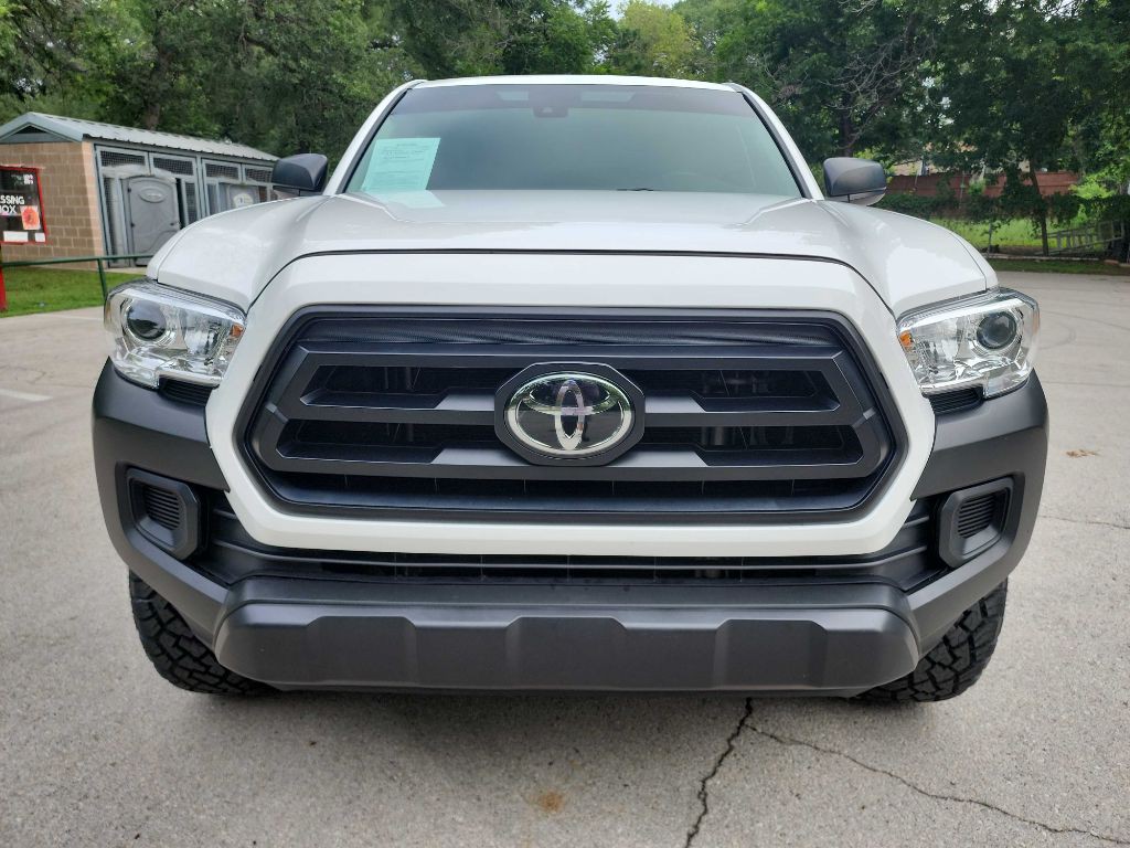 2023 Toyota Tacoma Image 2