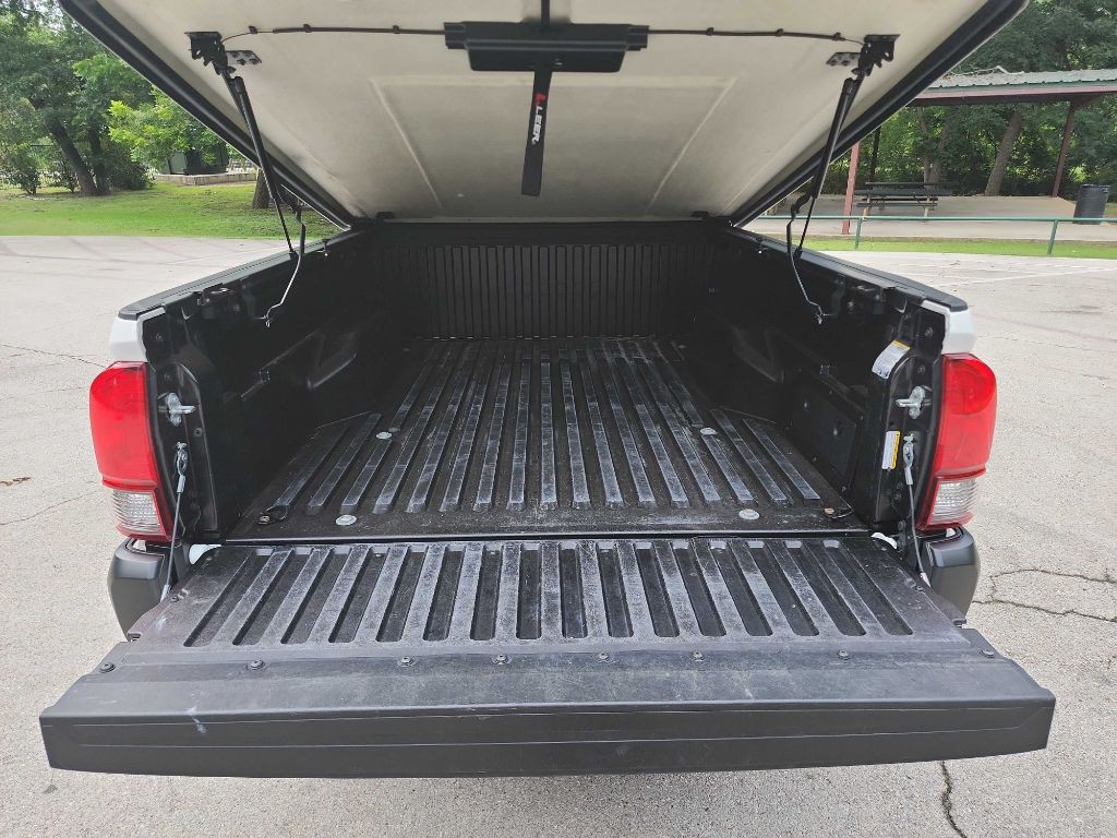 2023 Toyota Tacoma Image 9
