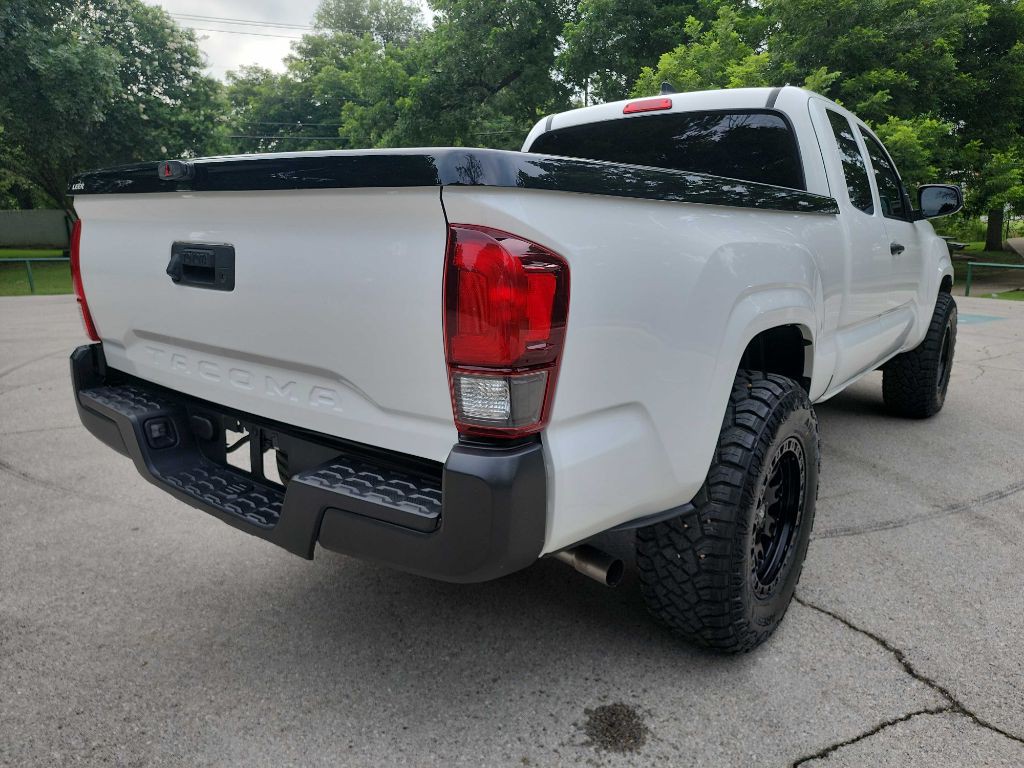 2023 Toyota Tacoma Image 10